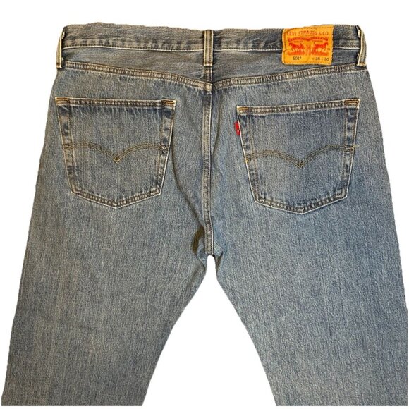 Levis Jeans 501 Men's Jeans Blue Denim Straight Leg Button Fly Size 35x30 - Picture 7 of 12